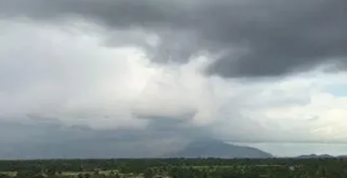 Araras dia nublado com tempestades