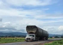 deslocamento da carga superdimensionada