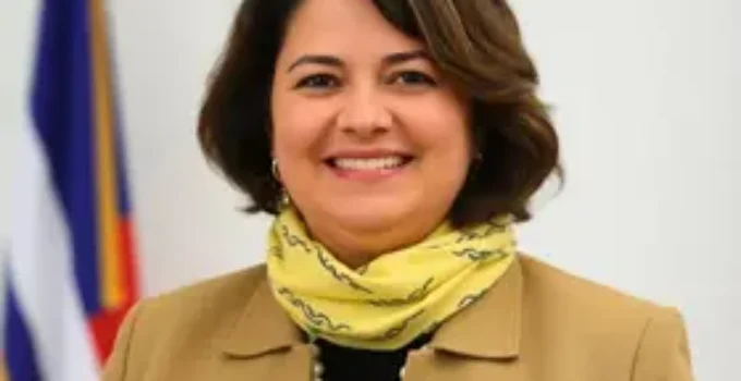 Elaine Brambilla prefeita Araras
